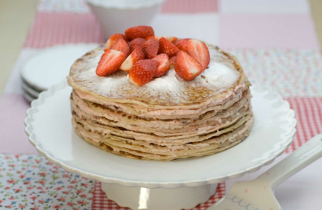 Aardbeientaart met pannenkoeken