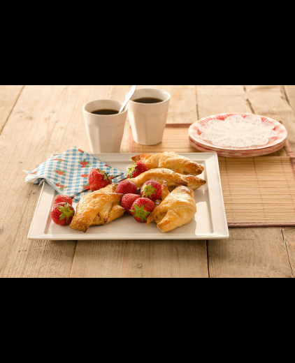 Bladerdeeggebakjes met spijs en fruit