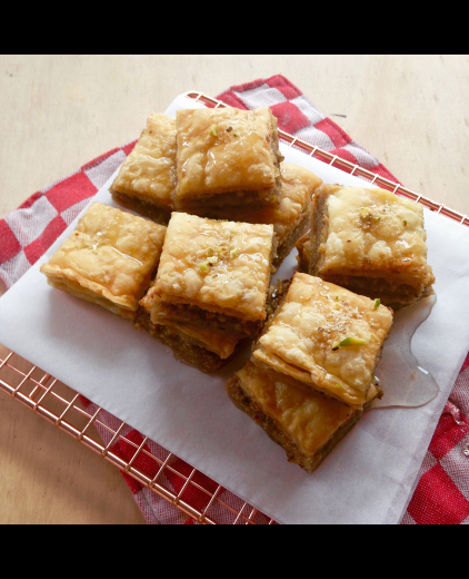 Baklava van bladerdeeg