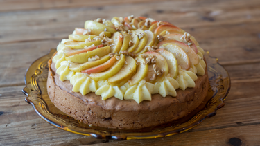 Appelkaneelcake met banketbakkersroom van Danna