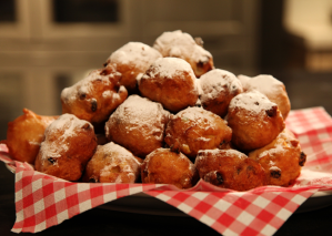 Gevulde Oliebollen met gekonfijte sinaasappelschil