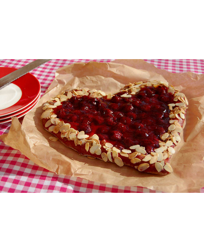 Hartenvlaai met kersen