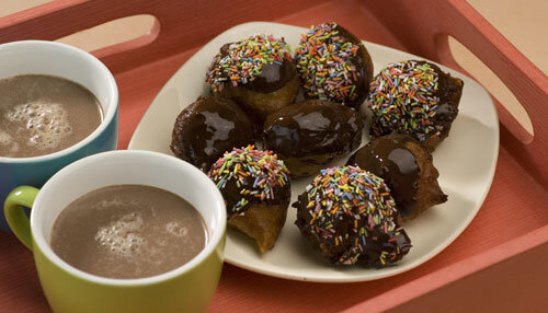 Kaneelbolletjes met chocoglazuur
