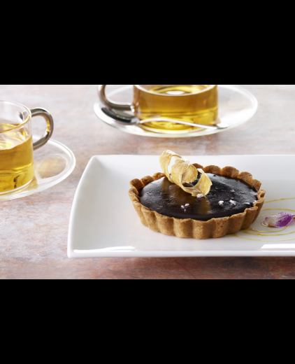 Kleine taartjes met zoute karamel en chocoladecrème