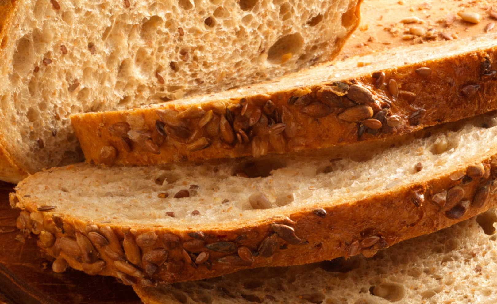 Sesam-honingbrood in de broodbakmachine