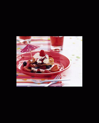 Mini-pannenkoekentaartje met room en roodfruit
