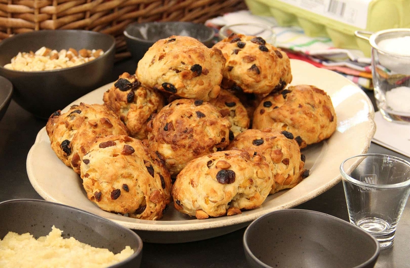 Paasbolletjes voor de paasbrunch