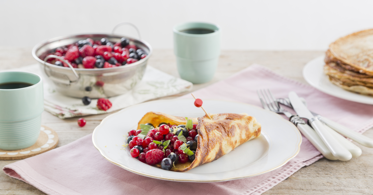 Pannenkoek met zomerfruit en munt