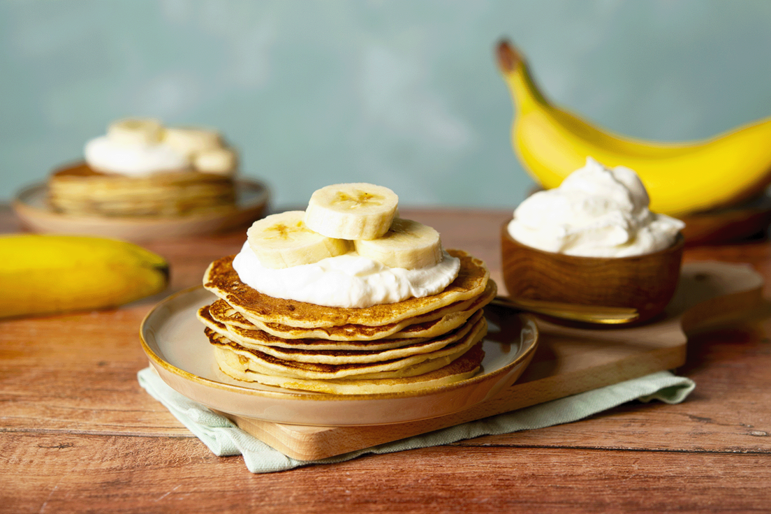 Proteïne pannenkoeken met kwark, honing en banaan
