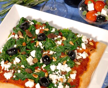 Pizza met spinazie en feta