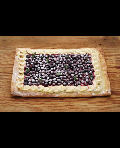Pizza met banaan en bosbessen