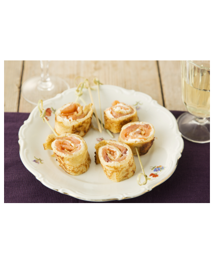 Pannenkoekrolletjes met zalm en roomkaas