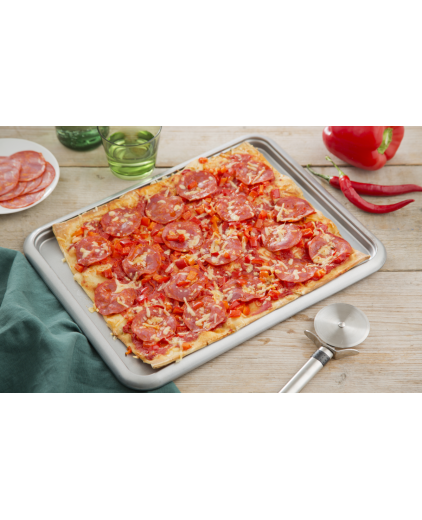 Pittige Plaatpizza met tomaat, chorizo en rode peper