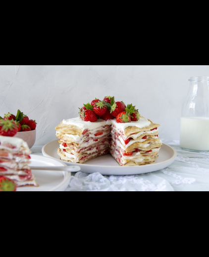 Pannenkoekentaart met aardbeien