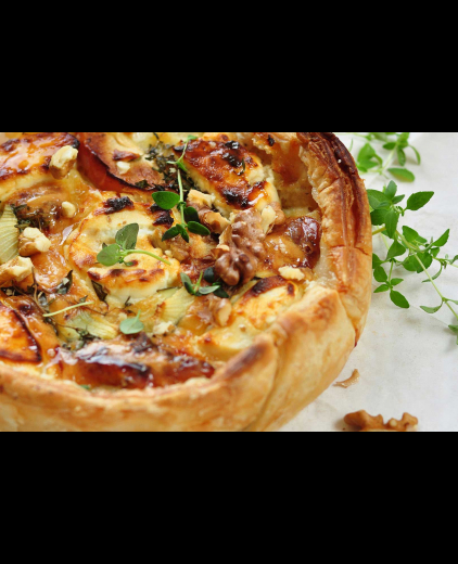 Quiche met geitenkaas, tomaatjes en katenspek