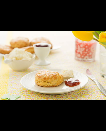 Scones met clotted cream