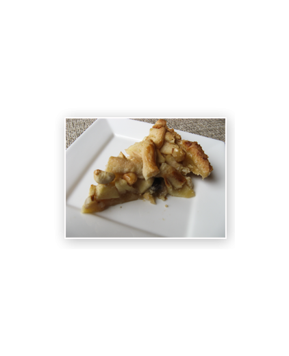 Appeltaart met noten en kaneel