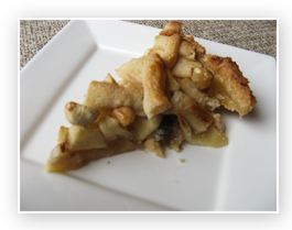 Appeltaart met noten en kaneel
