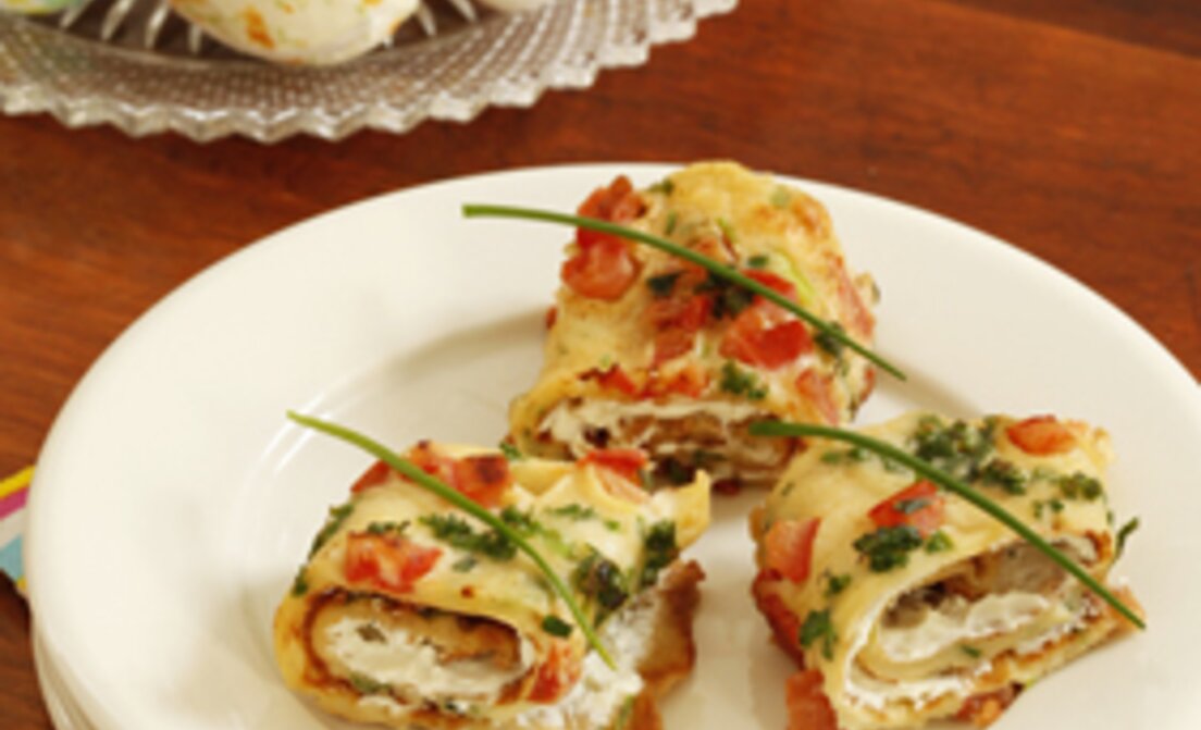 Pannenkoekrolletjes met tomaat en verse kruiden