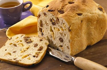 Vruchtenbrood in de broodbakmachine