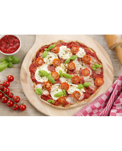Volkoren pizza met cherrytomaten, mozzarella en basilicum