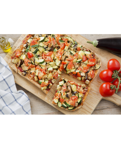 Plaatpizza met courgette, aubergine en tomaat