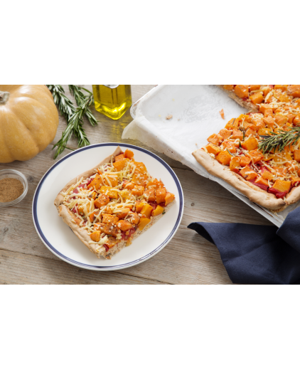 Plaatpizza met pompoen, zoete aardappel en rozemarijn