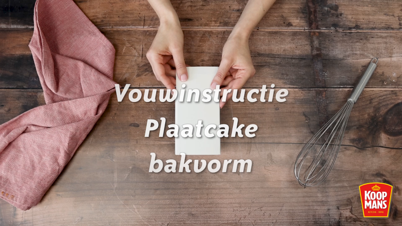 Hoe vouw ik de bakvorm van de plaatcake?