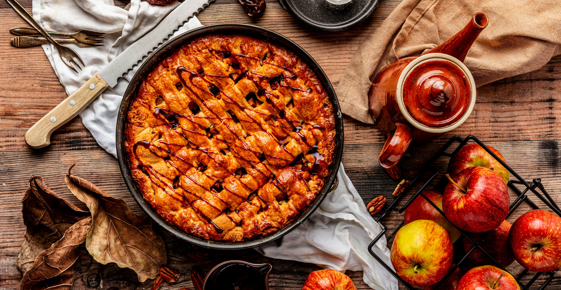 Appeltaart met dadels en pecannoten