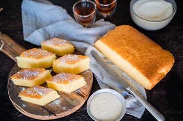 Griesmeelcake met custard 