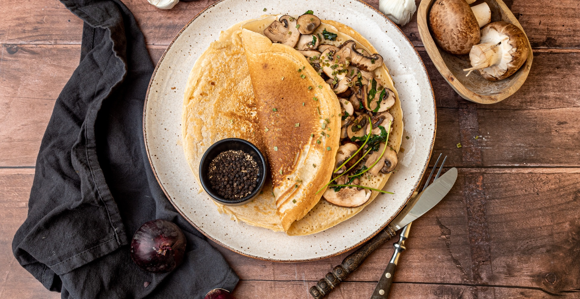 Hartige pannenkoeken met knoflookchampignons