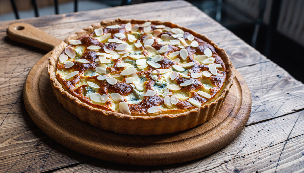 Hartige taart met blauwe kaas